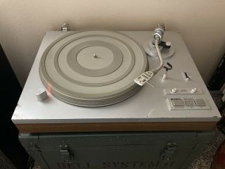 Yamaha Yp - D6 Turntable - - Powers On - No Cartridge Or Cover