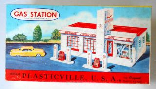 Plasticville Gas Station With Box.  Lionel Compatible.