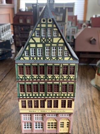 Faller Ho Scale Row House Books,  Pictures And Arts/crafts Store