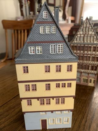 Faller HO Scale Row House Books,  Pictures And Arts/crafts Store 3