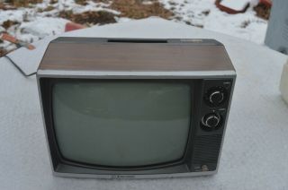 Vintage 1986 Emerson Woodgrain B&w Model Bc126 Gaming Tv 12 " Television