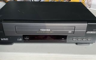 Toshiba W512 Vhs Vcr.  Rca Cables.  Perfectly.  No Remote