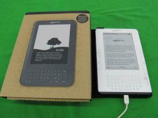 Amazon Kindle Keyboard 3rd Generation D00901 Wi - Fi & 3g 6 " 3gb White W/ Case