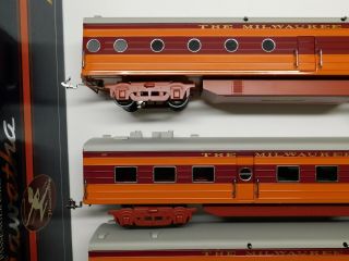 Lionel Standard Gauge Hiawatha (4) - Car Passenger Train Set 71 - 3006 - 200 4