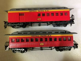 Ho Bachmann Two Central Pacific R.  R.  Old Time Passenger Cars