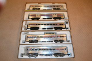Aristo - Craft 5 Streamline Passenger Lighted Amtrak Cars