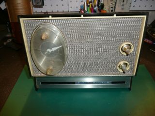 Sears Silvertone Solid State Instant Sound Am Radio Clock Alarm &