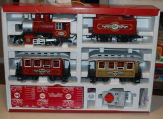Lgb G Scale 72325 Christmas Train Set Steam Locomotive,  Tender,  Cars,  Track Ex