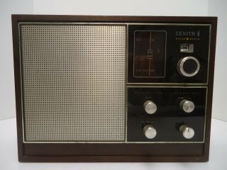 Vintage Zenith Solid State Fm/am Radio Model C430w - Japan -