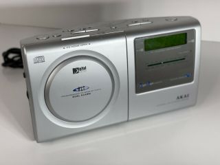 Akai Am/fm Stereo - Cd Radio Alarm Clock - - Retro Acr 226cd