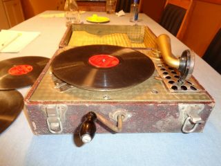 vintage record player portable Lark Phonograph w Crank Needles & 3 Records 2
