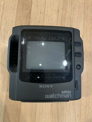Vintage Sony Mega Watchman FD - 525 Black & White Portable TV FM/AM Radio Camping 2