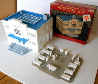 Plasticville Hospital Building With Furniture.  Lionel Compatible 5 - Pic.
