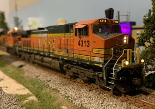 Ho Scale Scaletrains Rivet Counter Bnsf - 9 Dcc & Sound Weathered