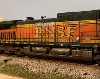 ho scale scaletrains rivet counter BNSF - 9 DCC & Sound Weathered 3