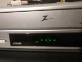 Zenith VCS - 442 4 Head VCR Video Cassette Recorder VHS Tape Player,  NO REMOTE 2