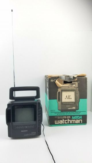 Vintage Sony Mega Watchman FD - 525 Black & White Portable TV FM/AM Radio 2