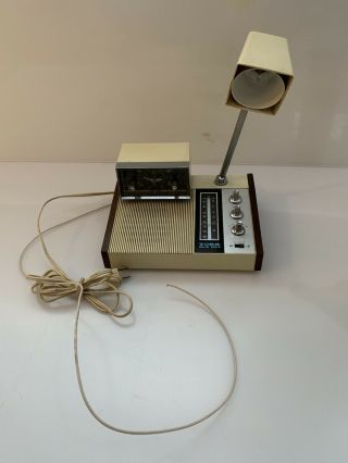 Vintage York Solid State Am/fm Clock Radio With Light Dcr - 90