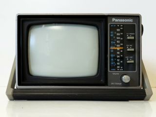 Collectible Vintage Portable Analog Am/fm/b&w Crt Tv Panasonic Tr - 5091p