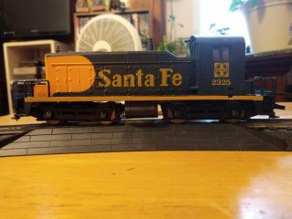 Ho Scale Model Train Santa Fe 2325 Locomotive Engine - To Work