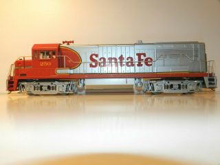 Aristo - Craft ART - 22100 Santa Fe GE U25 - B Freight Diesel Locomotive G - Scale 2