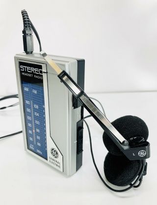 Vintage General Electric Ge Am Fm Portable Headset Radio 7 - 1625a