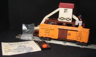 Lionel 352 Ice Depot With 6352 Operating Car
