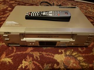 Sanyo Vwm - 700 Vhs Player Recorder Vcr With Universal Remote And