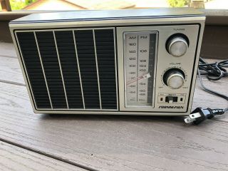 Soundesign Am Fm Table Radio Model 3004 Sound Design Vintage 1980’s