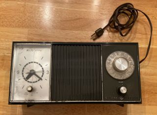 Vintage General Electric Am Radio Alarm Clock (1960s) Model C1478d