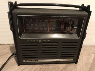 General Electric Solid State Two - Way Power Radio Ge 7 - 2910a Portable Am/fm Radio