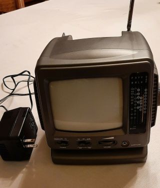 Vintage Portable 5 Inch B/w Tv & Am - Fm Radio With Antenna Uses Cord Or Batteries