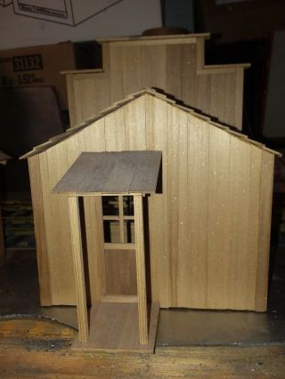 2 G SCALE BUILDING HAND CRAFTED BUILDING - WOOD 3