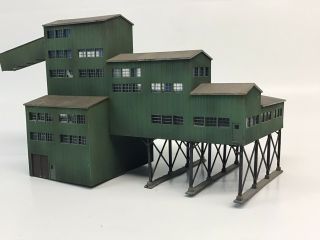 Walthers River Mine N Scale Built/weathered