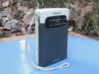 Collectible Radio Shack Pocket Transistor AM/FM Receiver 12 - 467 3