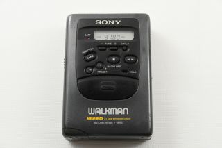 Vintage Sony Sports Walkman Wm - Fx52 Radio Cassette - Radio Only