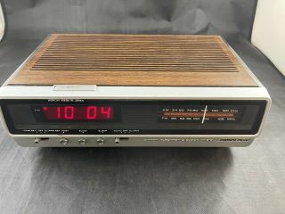 Vintage 1979 Soundesign Am - Fm Electronic Clock Radio Model 3626c &