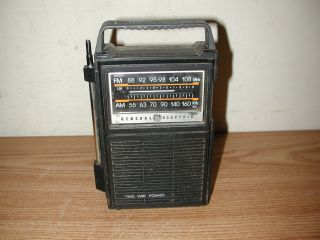 VINTAGE GENERAL ELECTRIC 7 - 2800A TWO - WAY POWER PORTABLE AM/FM TRANSISTOR RADIO 2