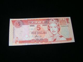 Fiji 1995 $5.  00 Banknote Gem Unc.  Pick 97a
