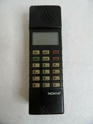 Vintage Nokia Brick Cell Phone P4000 2