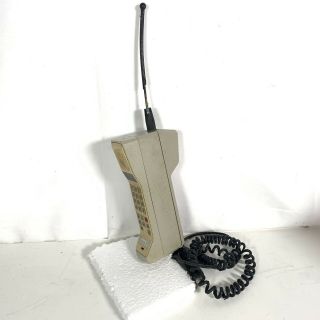 Vintage Motorola Brick Cell Phone F09lfd8458dg Powers Up -