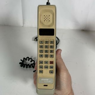 Vintage Motorola Brick Cell Phone F09LFD8458DG Powers Up - 2