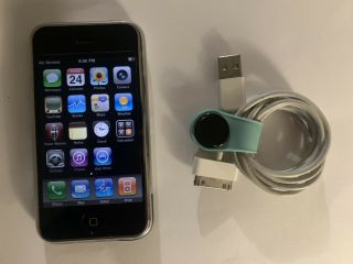 Apple Iphone 1 1st Generation - 4gb - Black And Silver