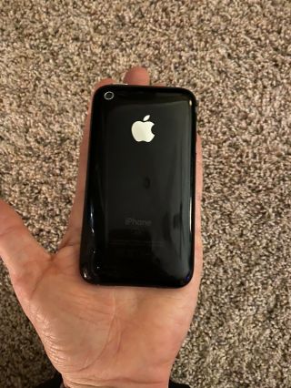 Apple iPhone 1st Generation 8GB - shape 2
