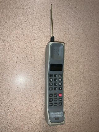 Vintage Motorola Brick Cell Phone W Battery No Charger F09nfd8436bg