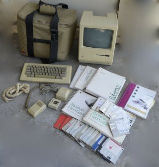 Vintage Apple Macintosh 512k - M0001w Keyboard,  Mouse,  Disks,  Case