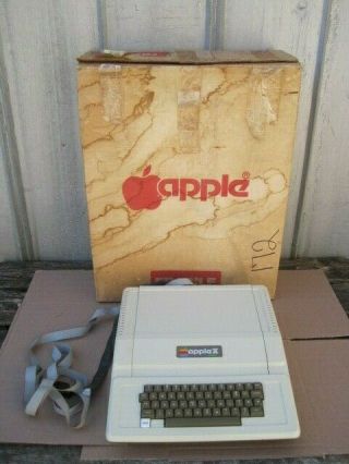 Vintage Apple Ii Plus Computer With Box And Packaging Jw3798