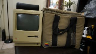 Apple Macintosh 512K All in One Computer,  Travel Bag (RECENTLY SERVICED) 2
