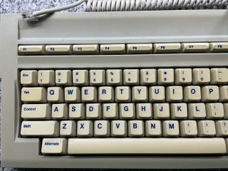 - Atari Mega STE ST TT US Keyboard with Cable 2
