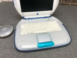 Apple iBook G3 Clamshell Laptop Computer OS 9.  2.  2 64MB RAM 10GB HDD with Power 2
